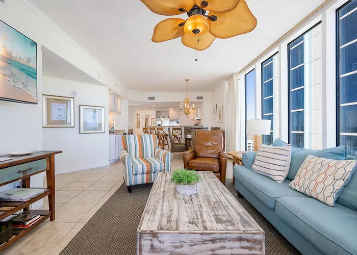 Apartment Colonnades 1201
